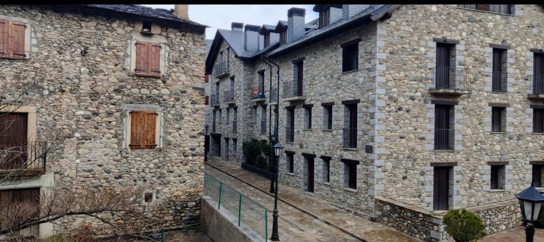 Apartament Check-In Casas Labert Benasque Zewnętrze zdjęcie